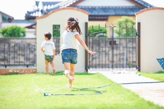 子どもが遊べる安全な庭