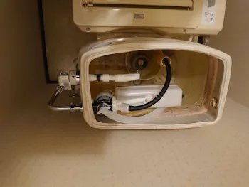 愛知県天白区のお客様のトイレタンク修理工事