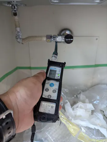 三重県鈴鹿市のお客様のビルトインコンロ・フード交換工事　具体的な工事内容2