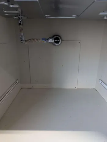 三重県鈴鹿市のお客様のビルトインコンロ・フード交換工事　具体的な工事内容4