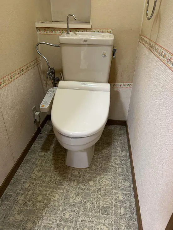 工事前　都町田市のお客様のトイレ交換・ビルトインコンロ・レンジフード交換工事