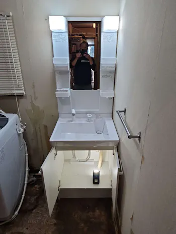 三重県四日市市のお客様の洗面化粧台工事