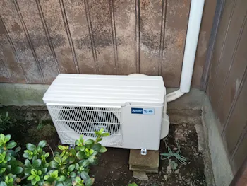 群馬県伊勢崎市のお客様のエアコン取付工事　具体的な工事内容2