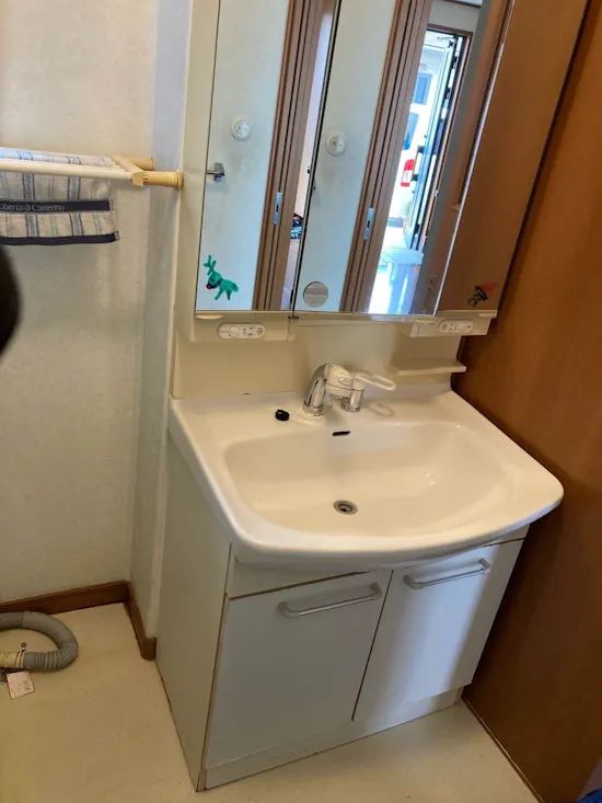 工事前　静岡県袋井市のお客様の洗面化粧台交換工事