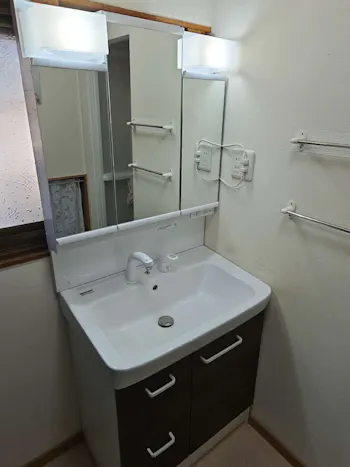 三重県四日市市のお客様の洗面化粧台工事