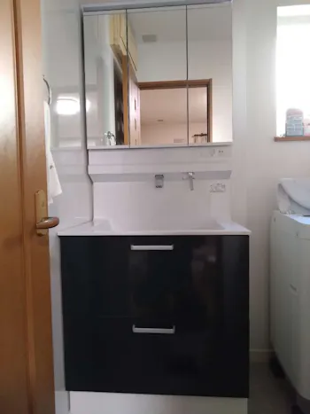 神奈川県横浜市旭区のお客様の洗面化粧台工事