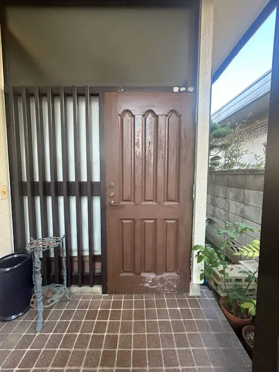 工事前　埼玉県さいたま市のお客様の玄関ドア・内窓設置工事