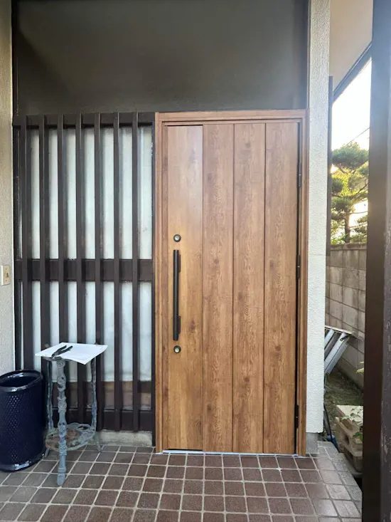 工事後　埼玉県さいたま市のお客様の玄関ドア・内窓設置工事