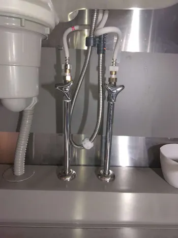 東京都立川市のお客様のキッチン水栓交換工事　具体的な工事内容1