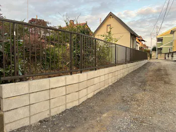 栃木県宇都宮市のお客様の境界フェンス工事