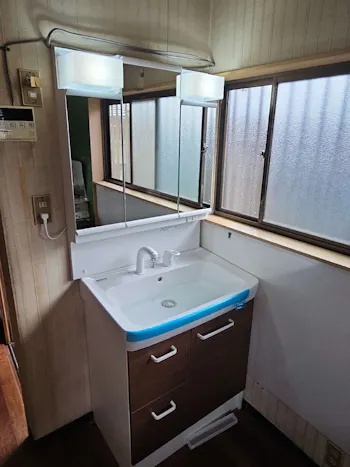 三重県四日市市のお客様の洗面化粧台交換工事