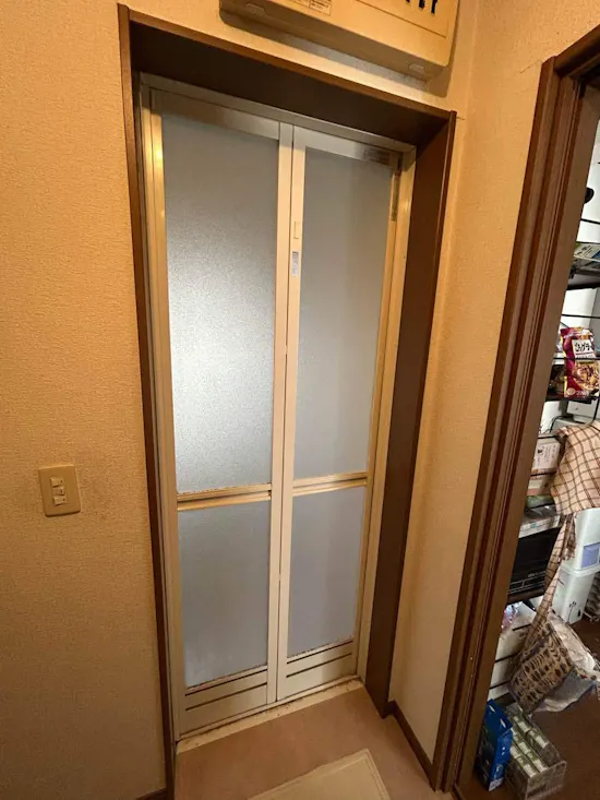 工事前　埼玉県坂戸市のお客様の浴室折戸交換工事