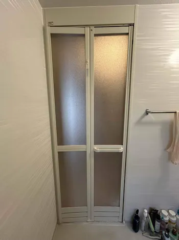 埼玉県坂戸市のお客様の浴室折戸交換工事　具体的な工事内容2