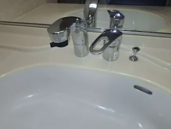 宮城県大崎市のお客様の洗面化粧台水栓工事