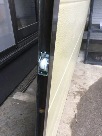 埼玉県飯能市のお客様の雨戸戸車交換工事