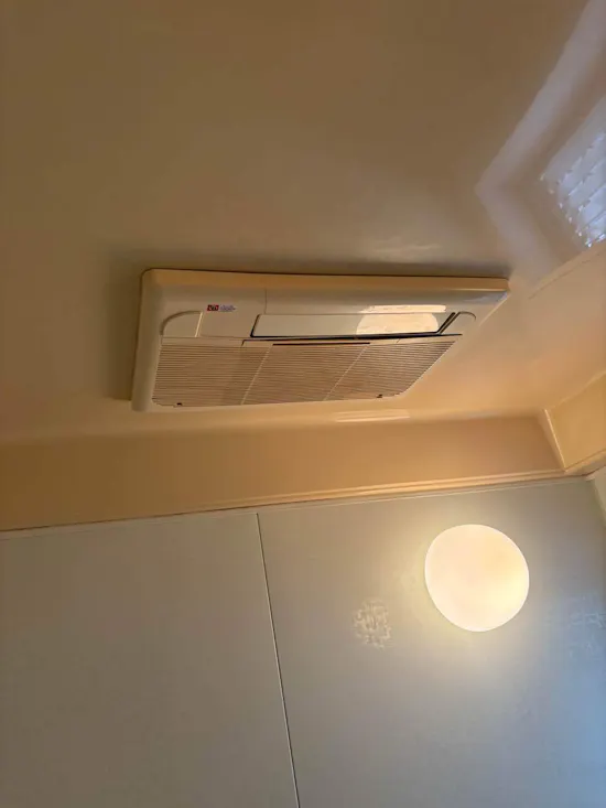 工事前　三重県四日市市のお客様の浴室換気扇工事