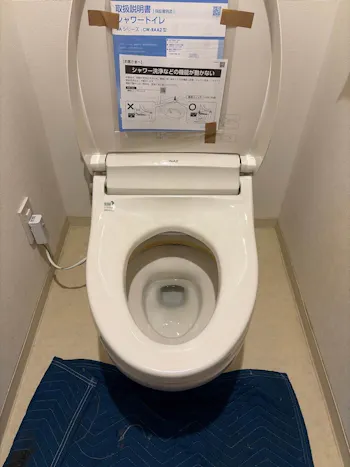 埼玉県鴻巣市のお客様の便座交換工事　具体的な工事内容2