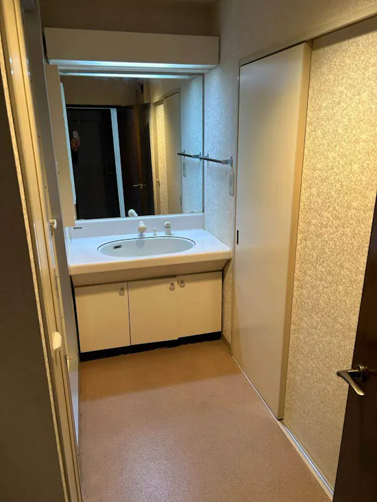 工事前　神奈川県相模原市のお客様の洗面化粧台交換工事