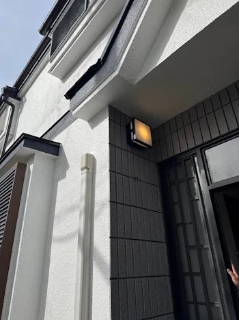 埼玉県新座市のお客様の玄関灯交換工事