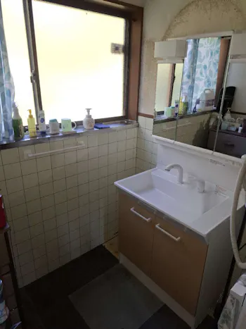 宮城県加美郡のお客様の洗面化粧台交換工事