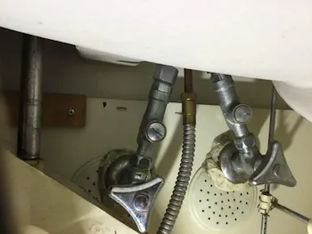 東京都あきる野市のお客様の洗面台水栓交換工事　具体的な工事内容2