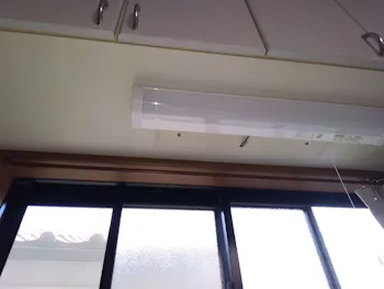 東京都立川市のお客様のキッチン手元灯交換工事