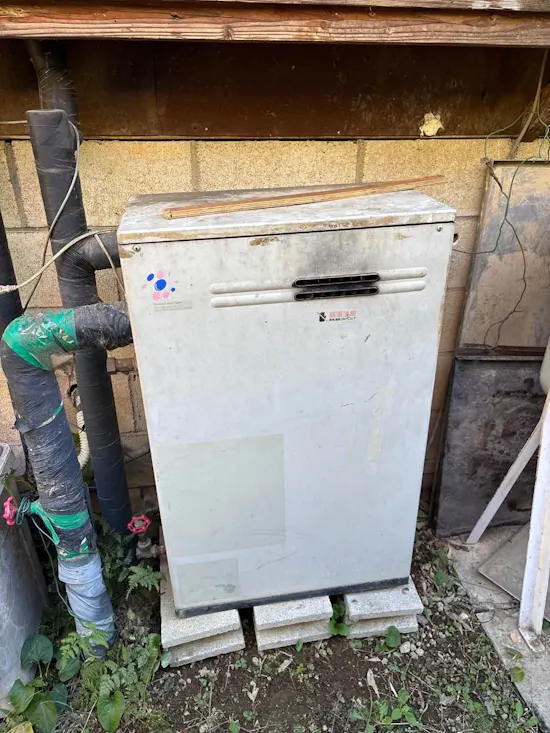 工事前　群馬県安中市のお客様の石油給湯器交換・電熱ヒーター工事