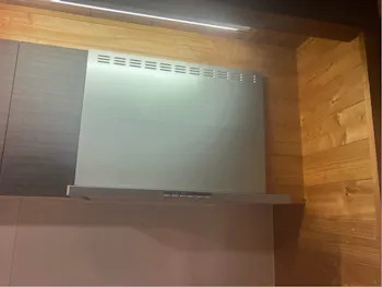 愛知県常滑市のお客様のビルトインコンロ・レンジフード交換工事　具体的な工事内容2