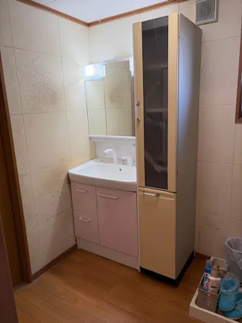 山梨県大月市のお客様の洗面化粧台交換工事