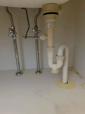 福島県会津若松市のお客様の洗面化粧台交換工事　具体的な工事内容2