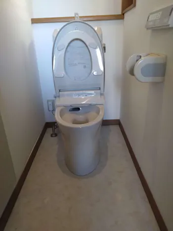 神奈川県横浜市泉区のお客様のトイレ交換・内装工事