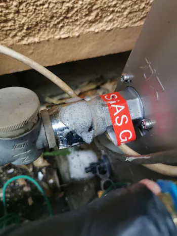 神奈川県茅ヶ崎市のお客様のガス給湯器交換工事　具体的な工事内容1