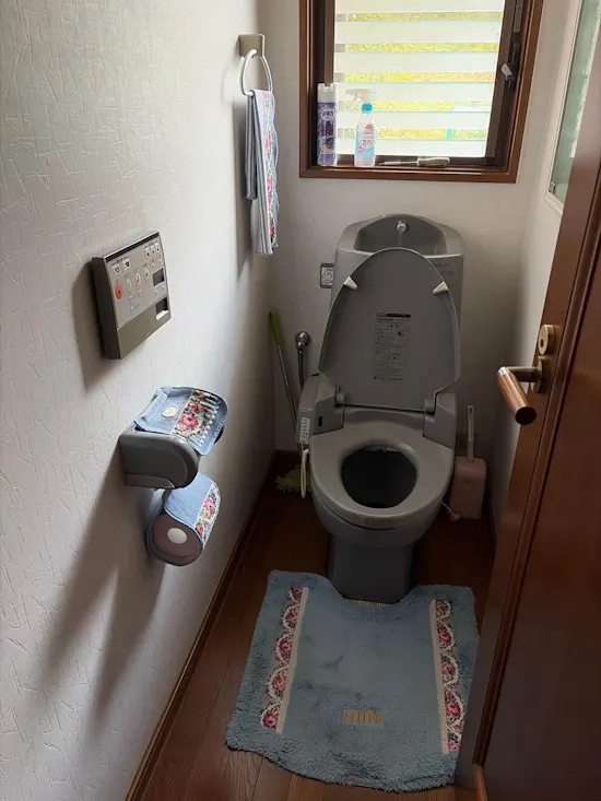 工事前　山梨県大月市のお客様のトイレ工事