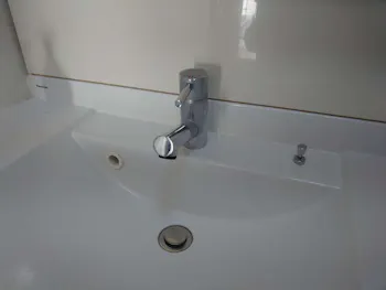 愛知県名古屋市中村区のお客様の洗面台水栓ホース交換工事