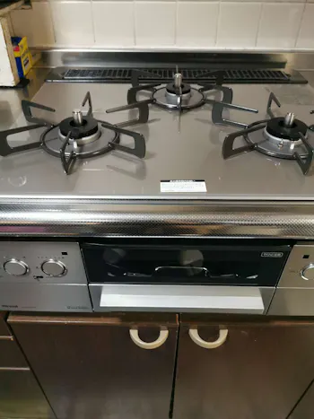 神奈川県茅ヶ崎市のお客様のビルトインコンロ交換工事