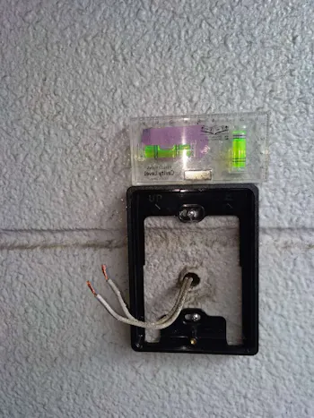 埼玉県入間市のお客様のドアホン交換工事　具体的な工事内容1