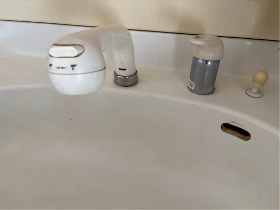 工事前　群馬県安中市のお客様の洗面所水栓交換工事