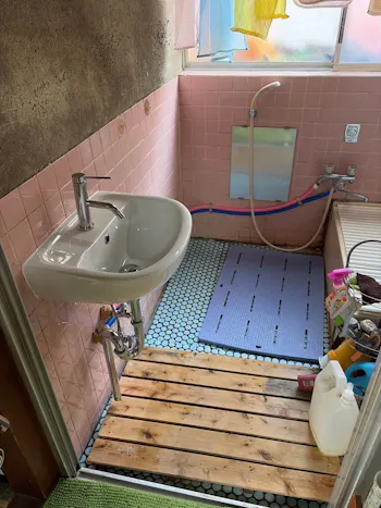 山梨県富士吉田市のお客様の浴室手洗器設置工事