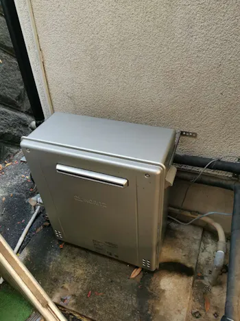 神奈川県秦野市のお客様のガス給湯器交換工事