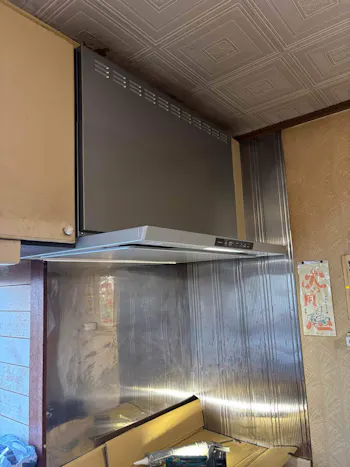 三重県いなべ市のお客様のレンジフード交換工事
