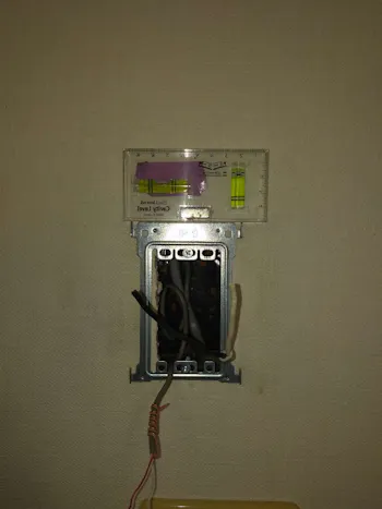 東京都あきる野市のお客様のTVドアフォン交換工事　具体的な工事内容1