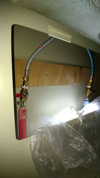 東京都青梅市のお客様のキッチン混合栓交換工事　具体的な工事内容2