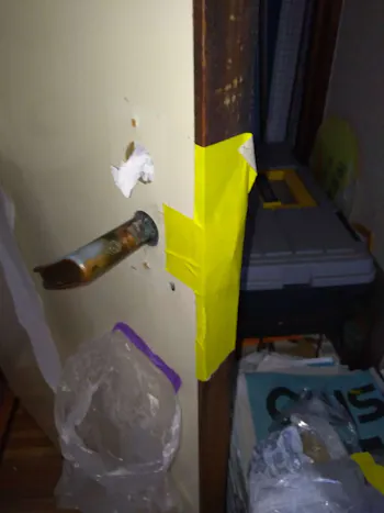 東京都青梅市のお客様のトイレドアノブ及び紙巻フォルダー取付工事　具体的な工事内容4