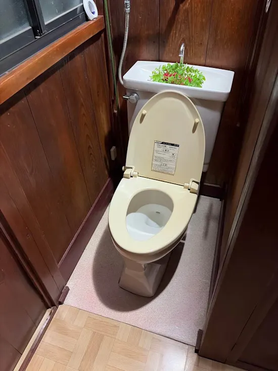 工事前　山梨県大月市のお客様のトイレ工事