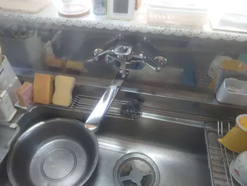 愛知県豊田市のお客様のキッチン壁付け水栓取替工事