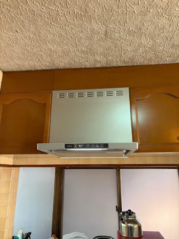 埼玉県桶川市のお客様のトイレ工事、レンジフード工事
