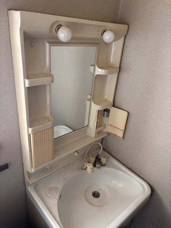 工事前　茨城県稲敷市のお客様の洗面化粧台交換工事