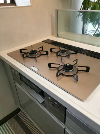 神奈川県横浜市のお客様のビルトインコンロ交換工事