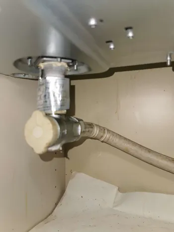 神奈川県茅ヶ崎市のお客様のビルトインコンロ・ガスコンロ工事　具体的な工事内容2