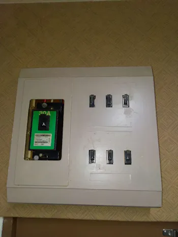 東京都昭島市のお客様のキッチン照明工事　具体的な工事内容3